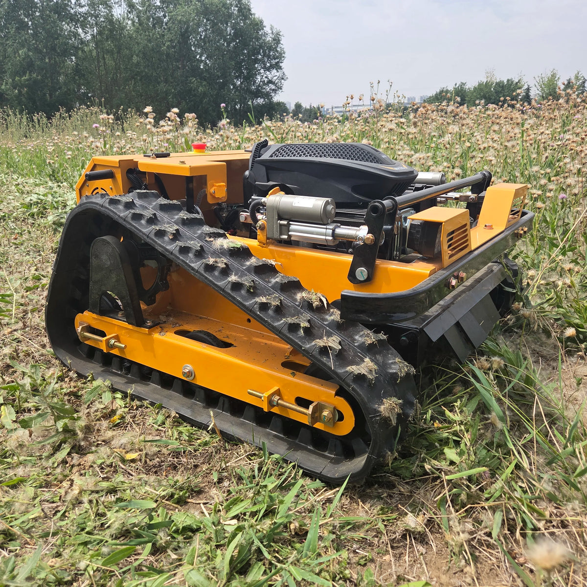 Powerful Remote-Controlled Lawn Mower – Fully Automatic Climbing, Ideal for Efficient Weeding in Gardens & Orchards at Home